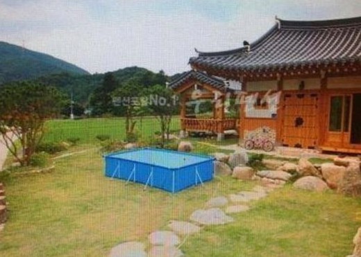 Китайский дом с бассейном. Правильный ракурс