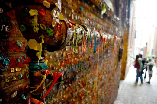 Стена жевательной резинки, одна из самых негигиеничных достопримечательностей в мире (Сиэтл, США)
