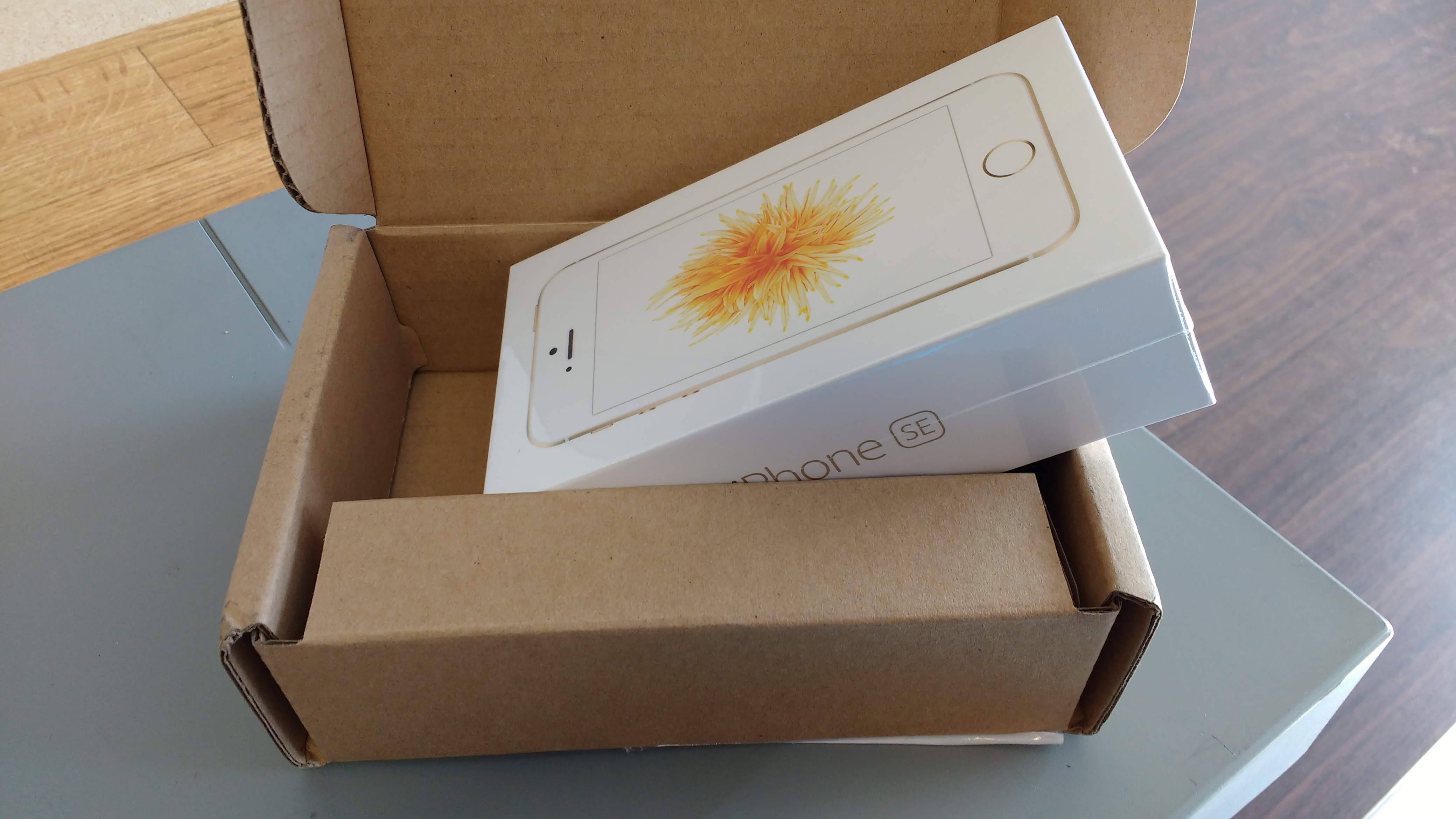 фото нового телефона в коробке