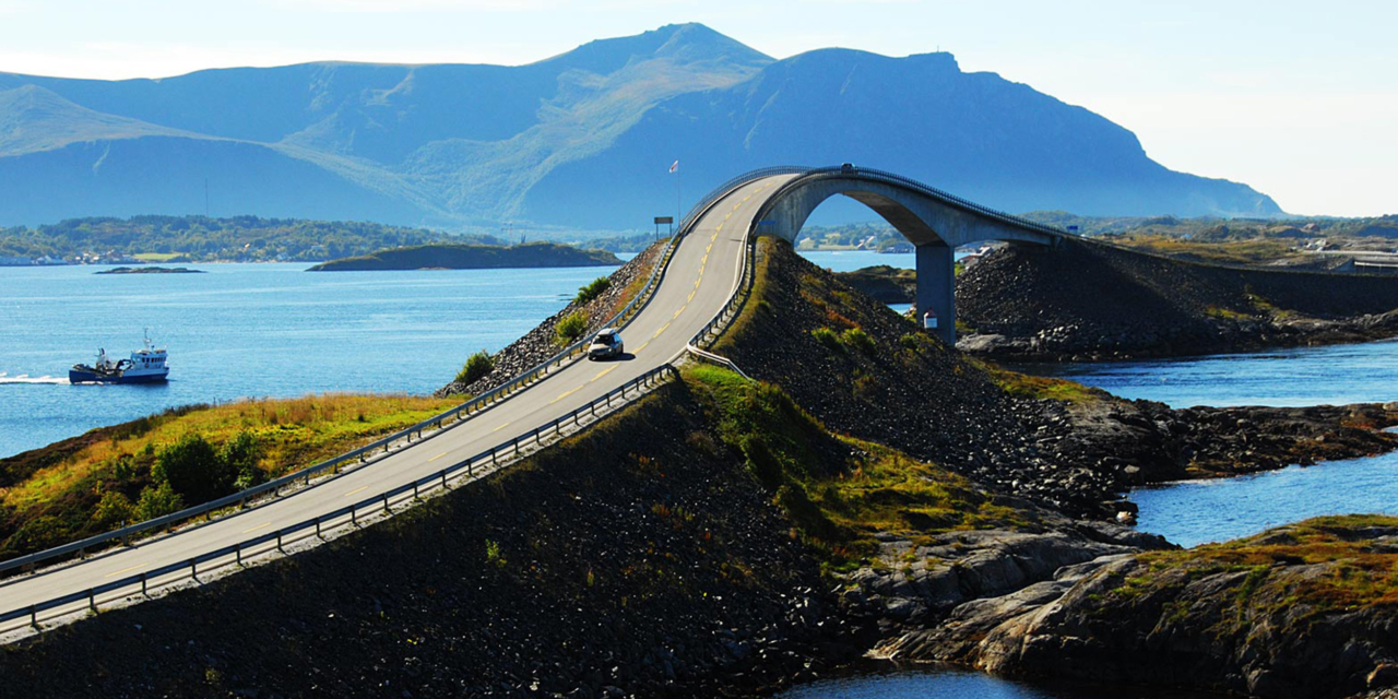 Мост Storseisundet Bridge в Норвегии