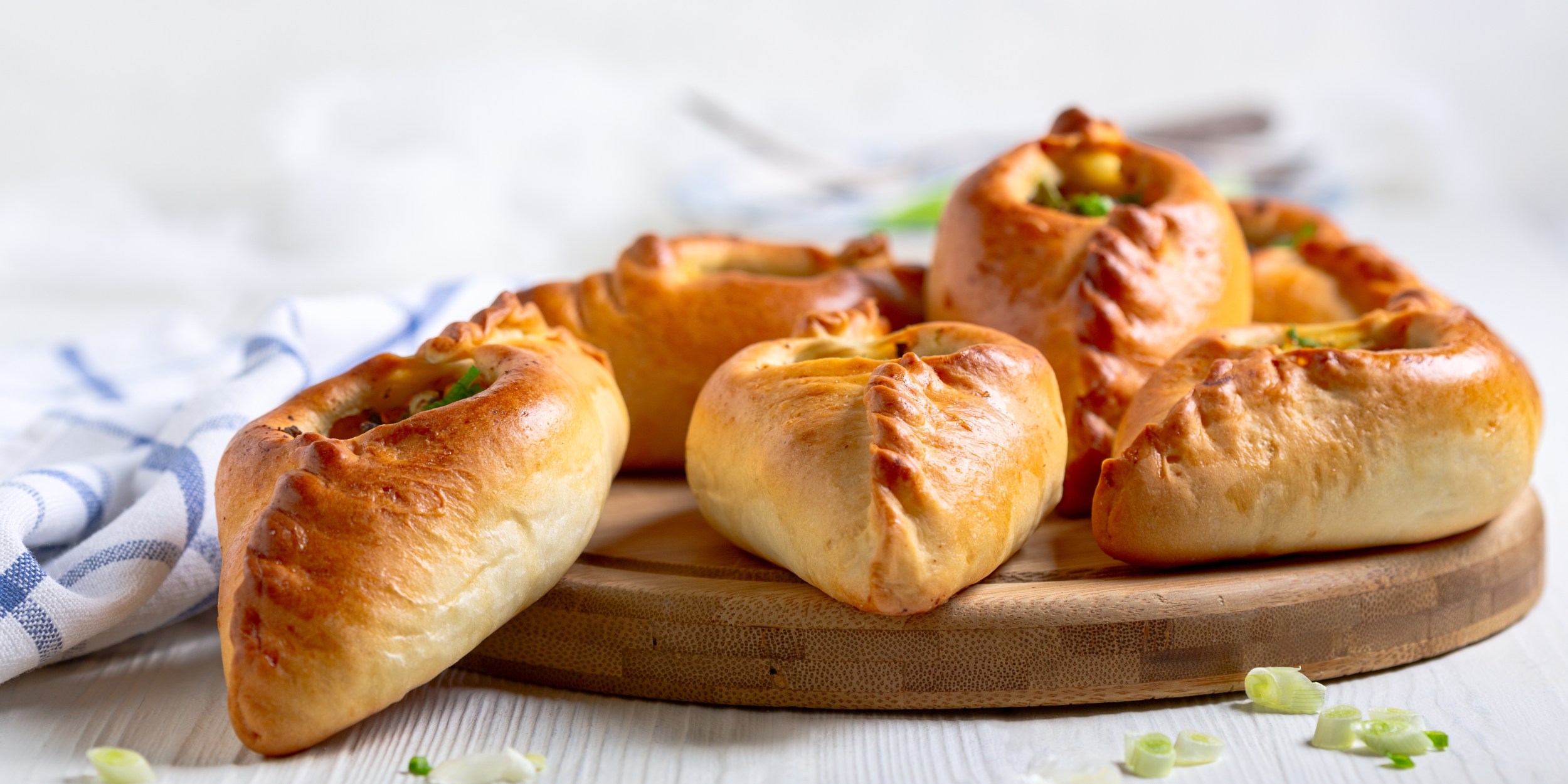 Расстегаи с капустой