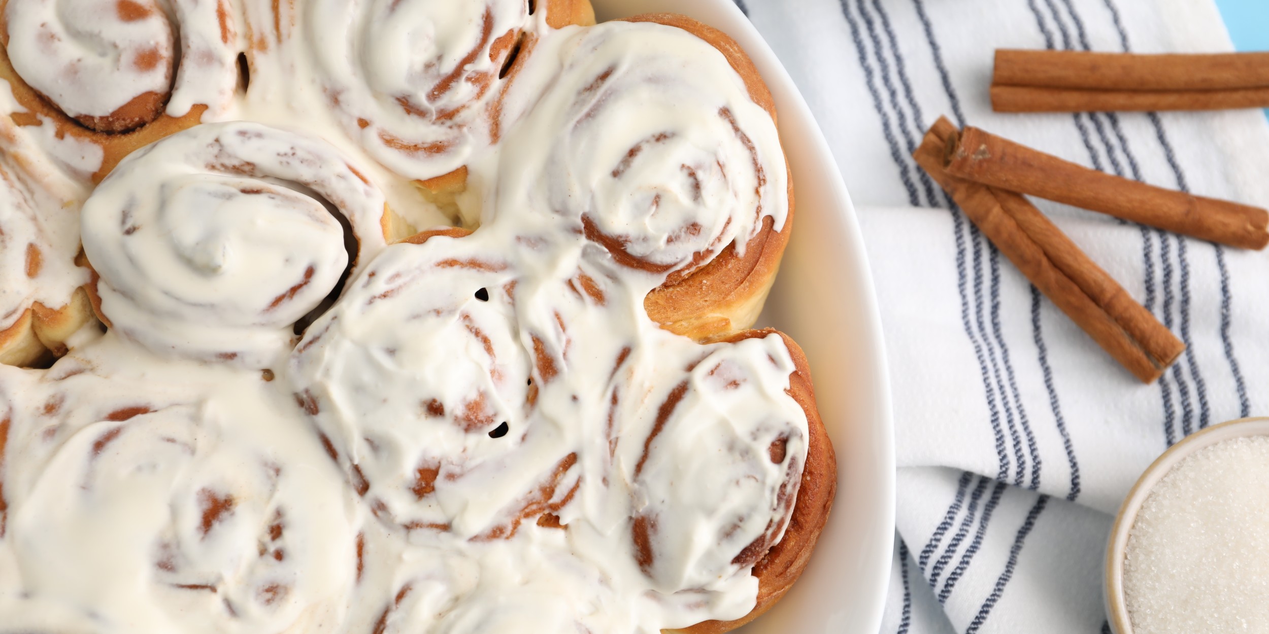 Ленивые синнабоны из слоёного теста