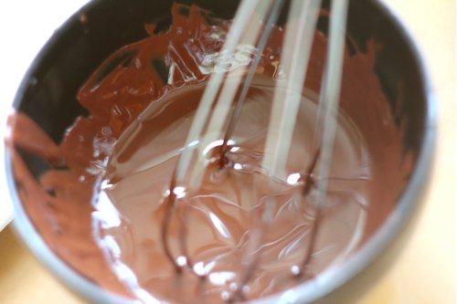 Холодные летние десерты: замороженное киви в шоколаде