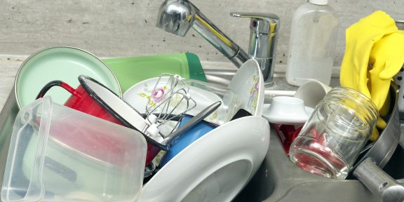 Как быстро отмыть кастрюлю и сковороду