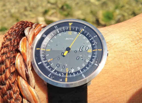 Botta Design DUO24 — часы с двумя часовыми поясами