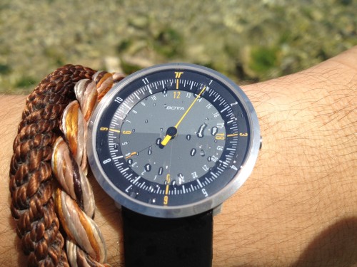 DUO24 — стильные часы с поддержкой двух часовых поясов (+скидка)
