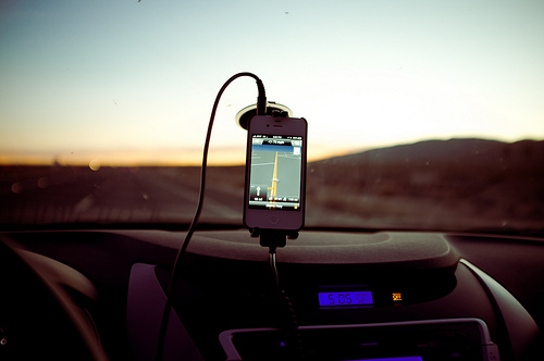 Как интегрировать свой смартфон в автомобиль?