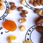 Привычная еда: орехи и сухофрукты
