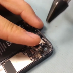 Почистить любимый iPhone 5 от пыли очень просто