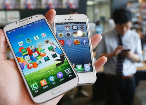 Apple и Samsung получают 109% дохода на рынке
