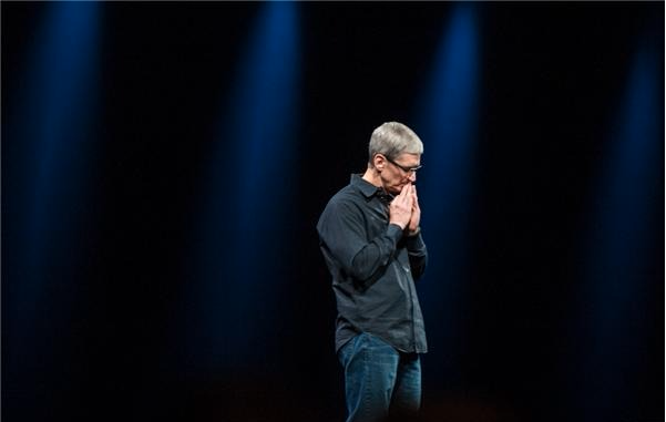 Как долго Тим Кук сможет руководить Apple, избегая всяческих рисков?
