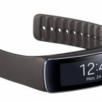 Gear Fit — новый фитнес-браслет от Samsung