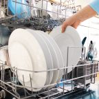 Как мыть посуду в посудомоечной машине