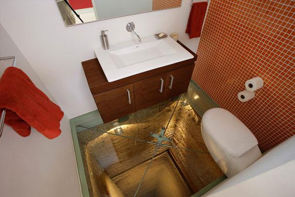 bathroom-elevator-shaft-glass-floor-hernandez-silva-3