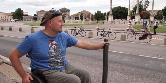 Никаких оправданий: «Я перемещаю людей» – интервью с руководителем веб-проектов Игорем Гаковым