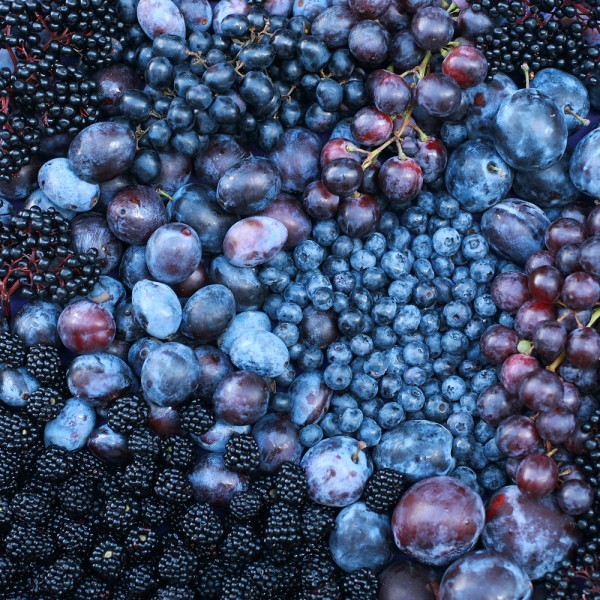 Радужная диета: фиолетовые фрукты и ягоды