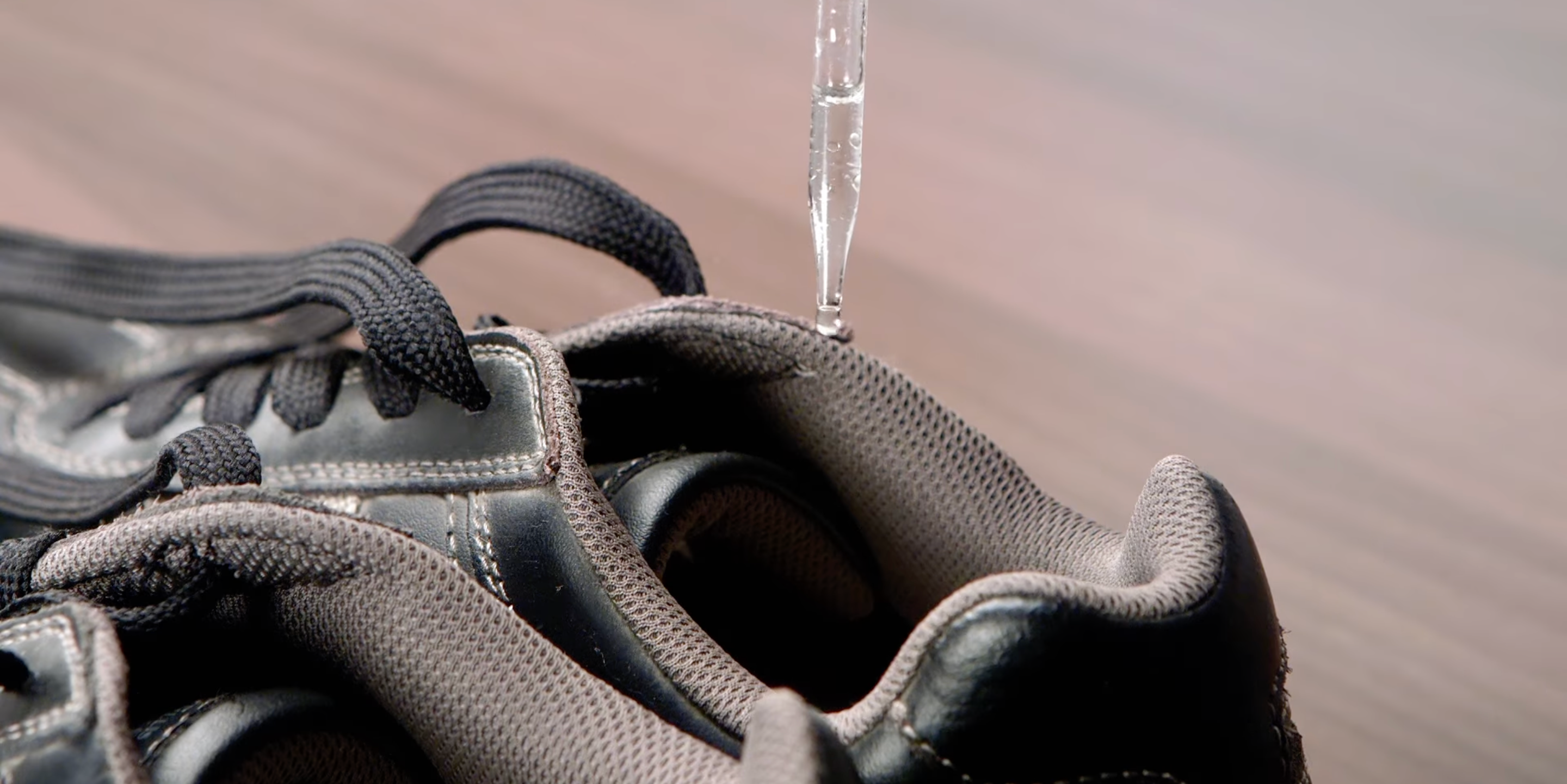 Как избавиться от запаха в обуви с помощью эфирного масла лаванды