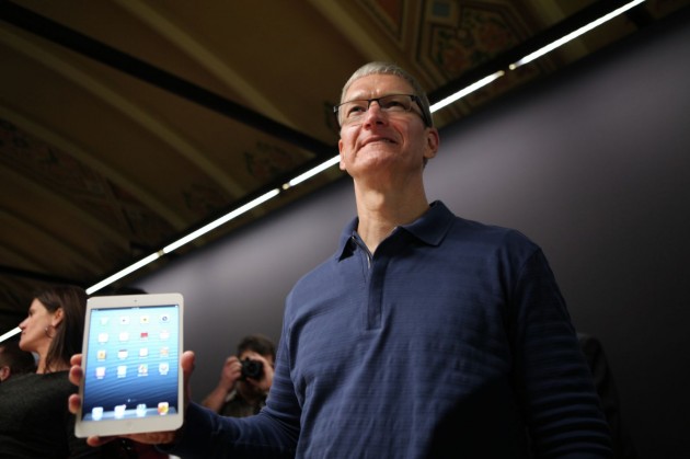 Tim Cook with iPad mini