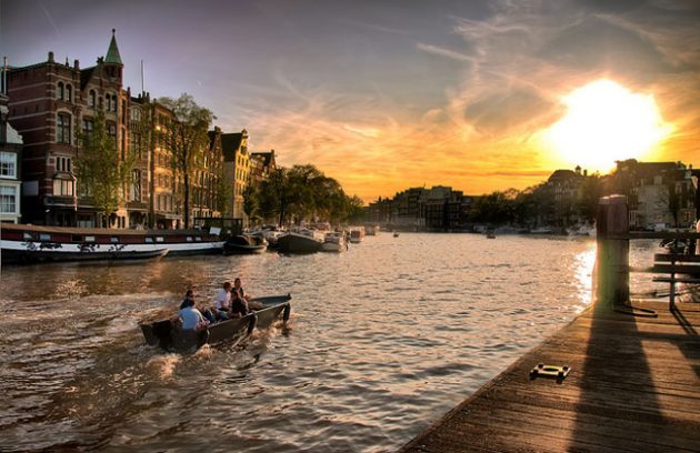 Закат в Амстердаме