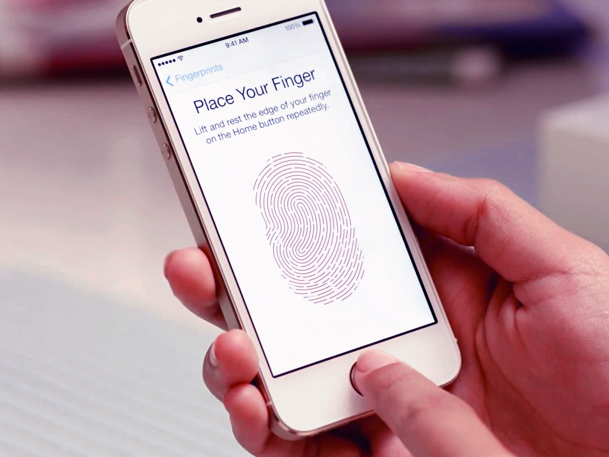 Пользователи обязаны предоставить полиции доступ к iPhone, защищенному Touch ID