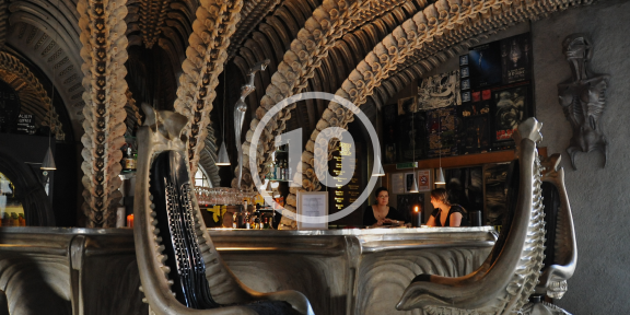 10 самых странных баров и ночных клубов в мире