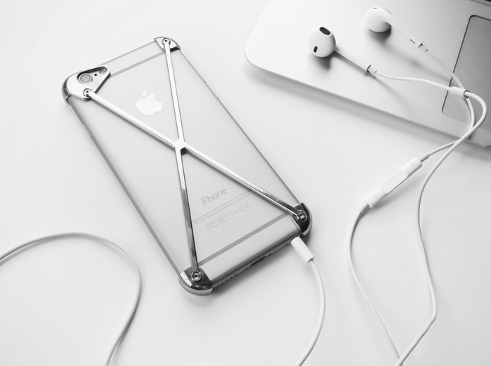 Radius — минималистичный чехол из алюминия для iPhone