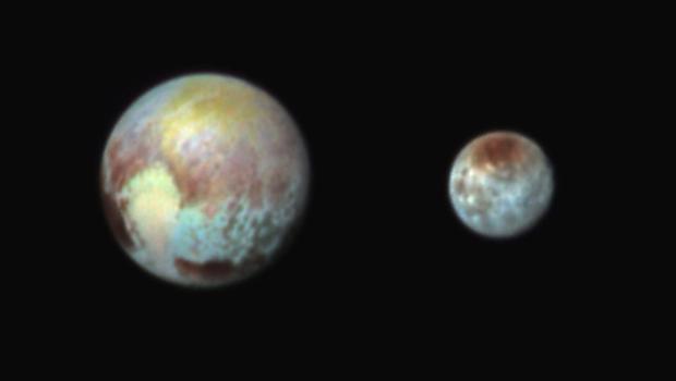 Плутон и его спутник Харон, снимки со станции Новые горизонты