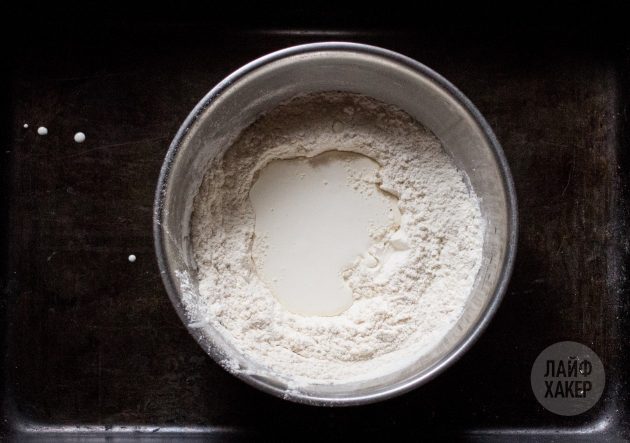 Как приготовить булочки к завтраку: добавляем сливки