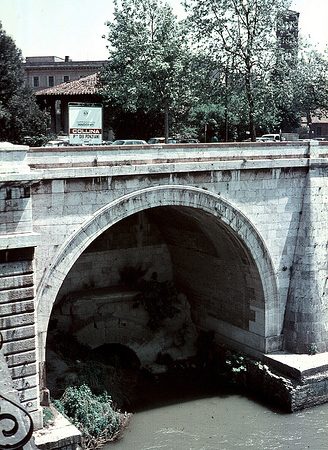 4924744246_d7b834d0a5_1445496670-328x450