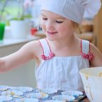 5 правил, которые сделают кухню интереснее для детей
