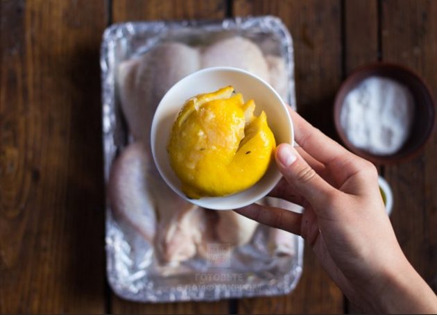 Как приготовить рецепт Курица запеченная с лимоном