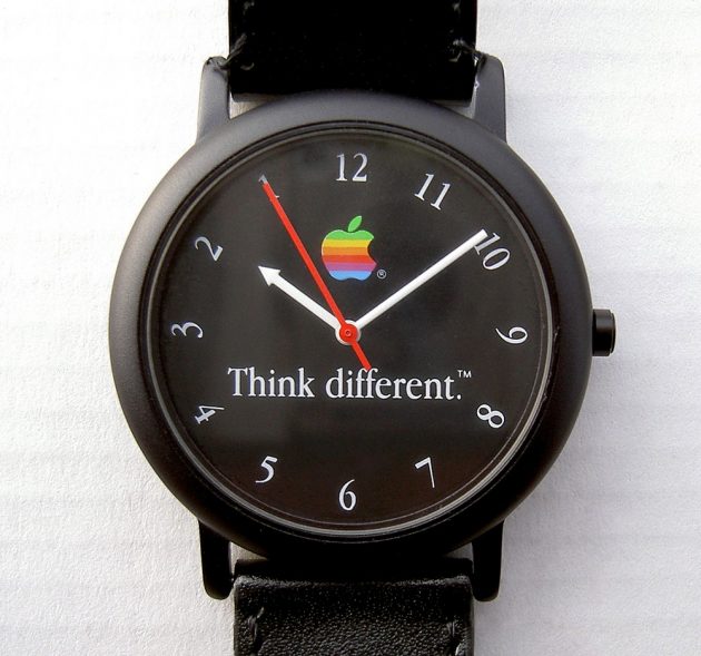 Часы, продававшиеся во время кампании Think Different