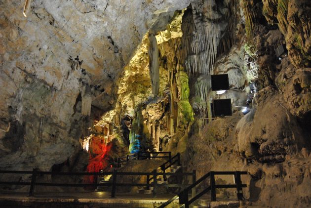 Известняковая пещера Гибралтара St. Michael's Cave