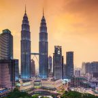 Малайзия: 452-метровые башни-близнецы и миниатюрный мишка