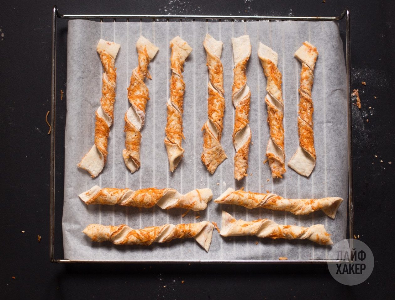 Хлебные палочки с сыром и чесноком