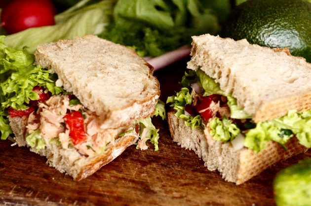 Рецепт сэндвича с тунцом и зеленью