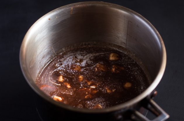 рецепт брауни с шоколадом: растопите шоколад и масло