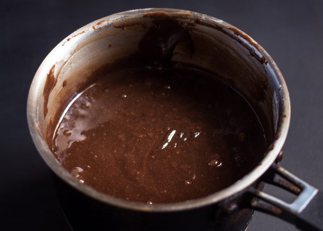 рецепт брауни с шоколадом: вымешивайте тесто не слишком долго