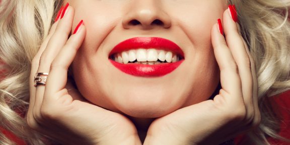 Что нужно знать об отбеливании зубов и можно ли отбелить зубы в домашних условиях