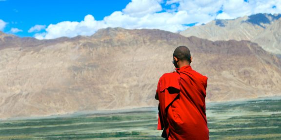 Уроки буддийского монаха Тит Нат Хана, которые помогут вам стать счастливее