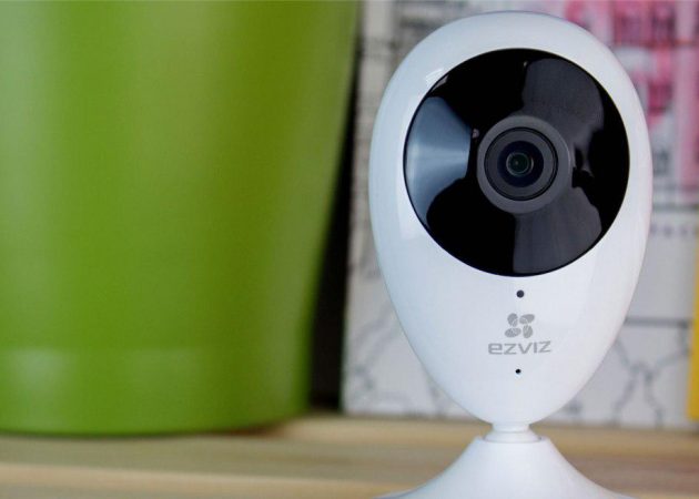 Зачем ставить камеру видеонаблюдения в квартиру