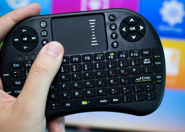 Smart TV с полноценным Android и беспроводной клавиатурой за 2 400 рублей