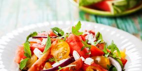 РЕЦЕПТЫ: 5 быстрых и полезных салатов с арбузом