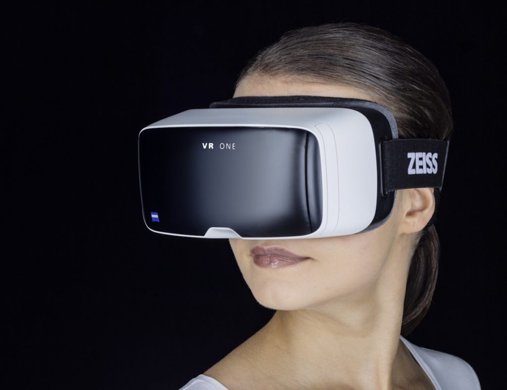 VR-гаджеты: Zeiss VR One
