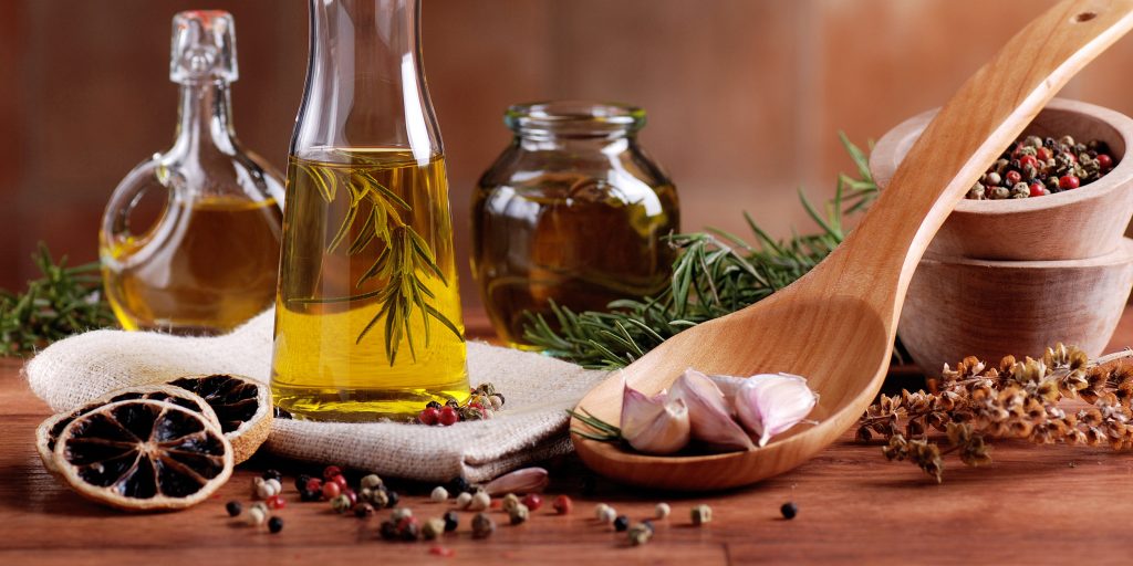 Как сделать оливковое масло с чесноком