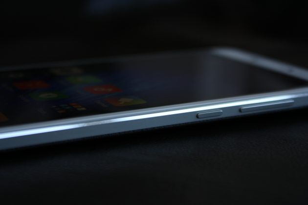 Xiaomi Redmi Note 4: боковая грань