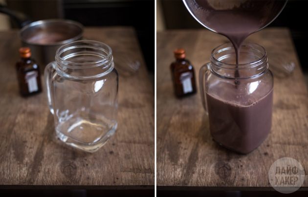 Как приготовить горячий шоколад с ликёром: соедините ликёр и горячий шоколад