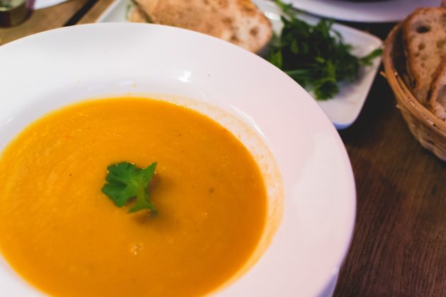 7 имбирных рецептов: Имбирно-морковный крем-суп