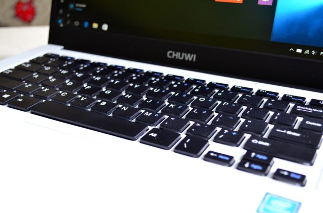 Chuwi LapBook 14.1: клавиатура