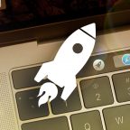 Rocket — автоподстановка эмодзи, как на MacBook Pro с тачбаром